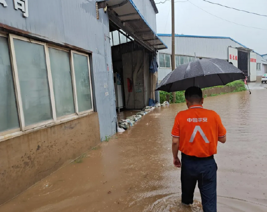 辽宁多地突发海水倒灌 盘锦多地积水基本退去