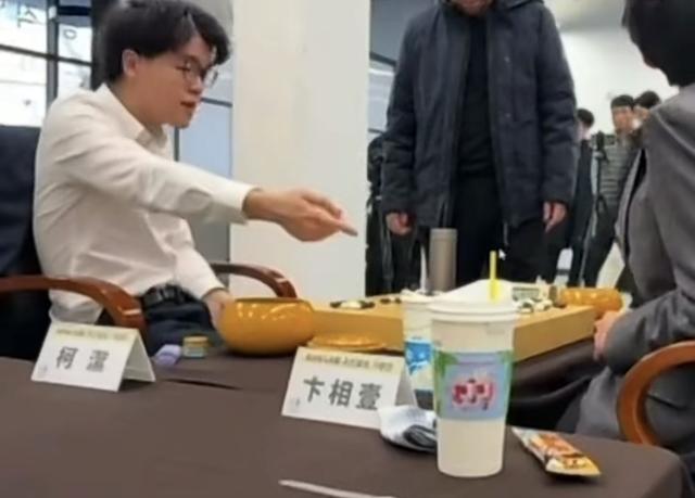 丝芙兰中国：人事变动与市场棋局下的财经透视