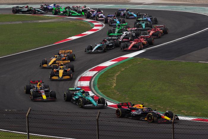 F1嘉年华和“致敬F1中国大奖赛”主题车展在沪举行