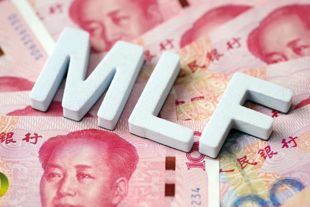 【首席观察】巴菲特囤现金，市场买幻觉？