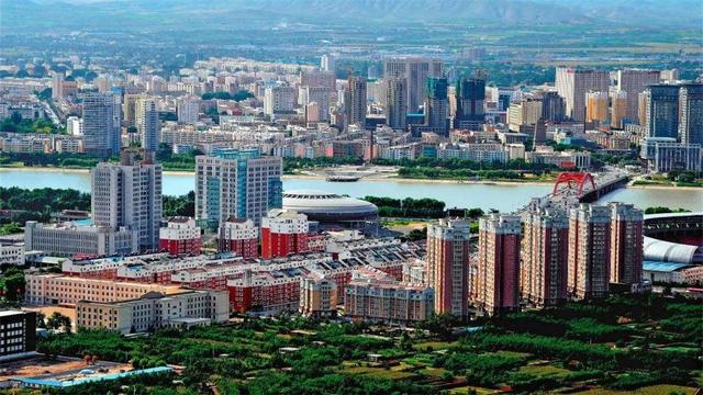 工业城市的先发优势