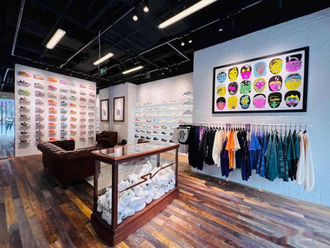 安踏旗下Atsv揭幕全新概念门店